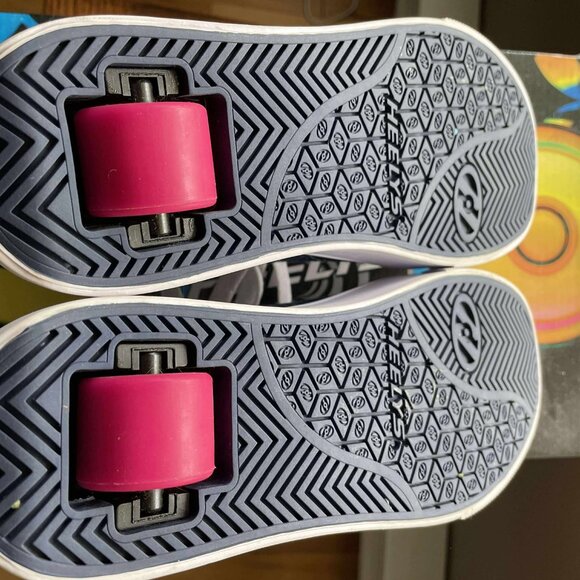 HEELYS, Brand New, with box - Picture 3 of 4